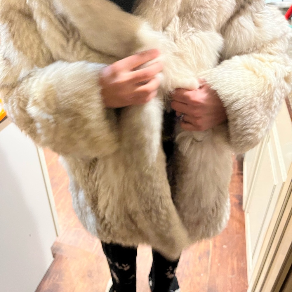 Saga Furs Natural Fox Fur Coat M/10 - Picture 6 of 16